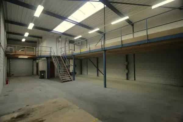 Bedrijfsruimte te huur Dirksland 145m2 Kantoor Entresol