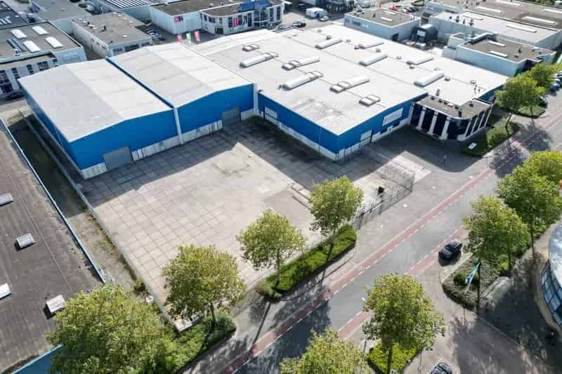 Bedrijfshal Dordrecht 6120m² te huur Productie Opslag Kantoor