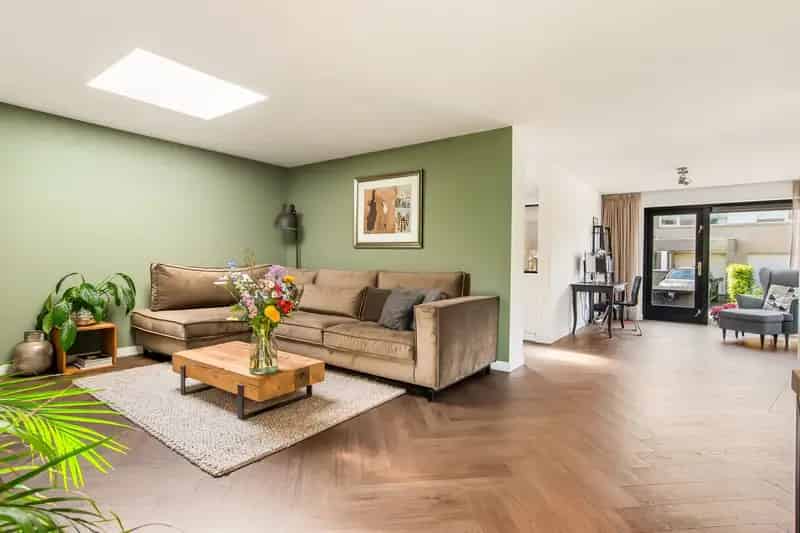 Huis te koop Velserbroek: Ruime villa met 4 slaapkamers en grote tuin