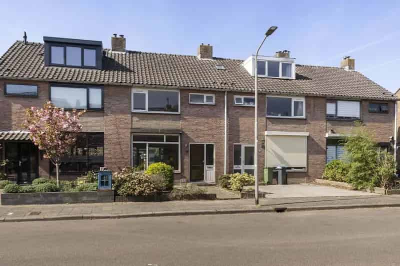 Huis te koop Nijmegen Heseveld 4 slaapkamers tuin