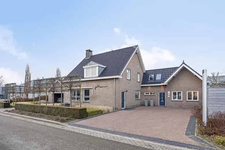 142m2 Kantoorruimte te Koop Heeswijk-Dinther