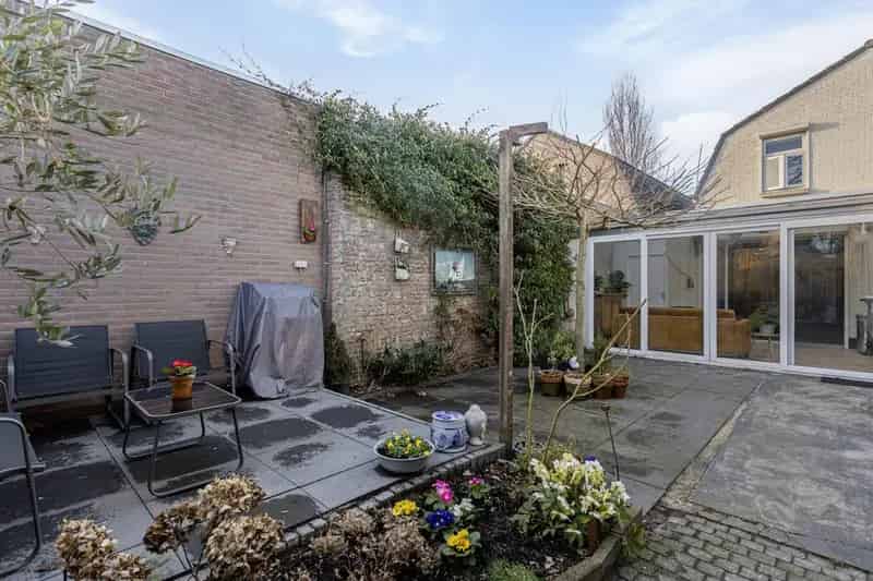 Jaren 30 woning Oss 4 slaapkamers 2 badkamers moderne keuken tuin