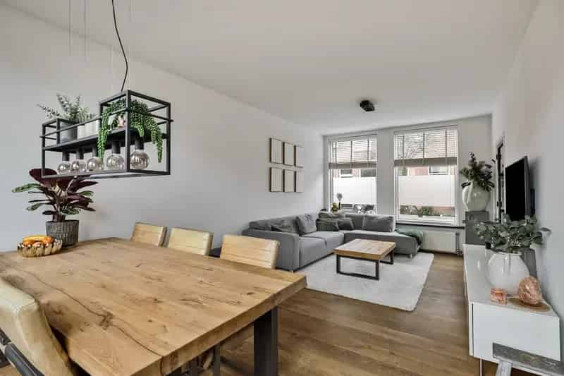 Ruime Stadswoning Zaandam Grote Tuin Luxe Badkamer