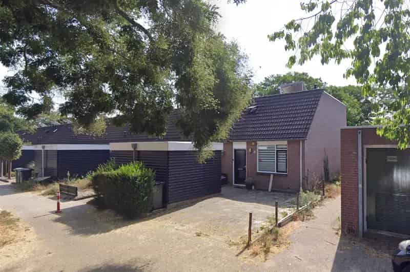 Woning Tongerlostraat: Levendig Wonen nabij Openbaar Vervoer