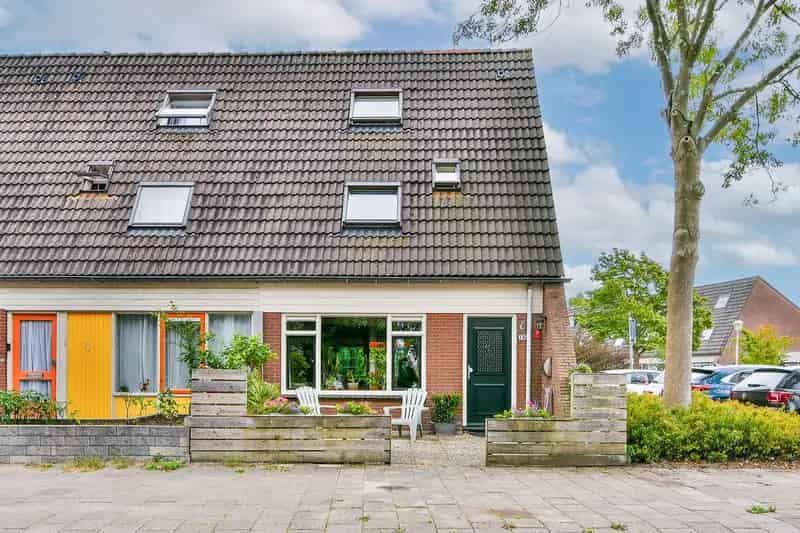 Hoekwoning Hoofddorp 4 slaapkamers serre tuin energielabel B