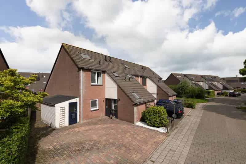 Ruime Hoekwoning 4 Slaapkamers Altenburg