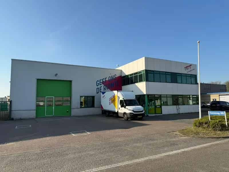 Bedrijfshal te huur Waddinxveen 995m²