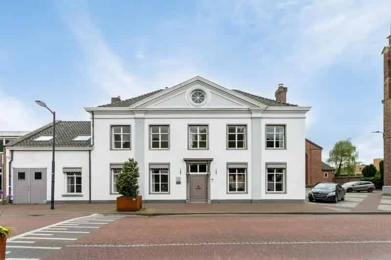 Monumentaal Herenhuis Putte  Zwembad 4 Slaapkamers Kantoor