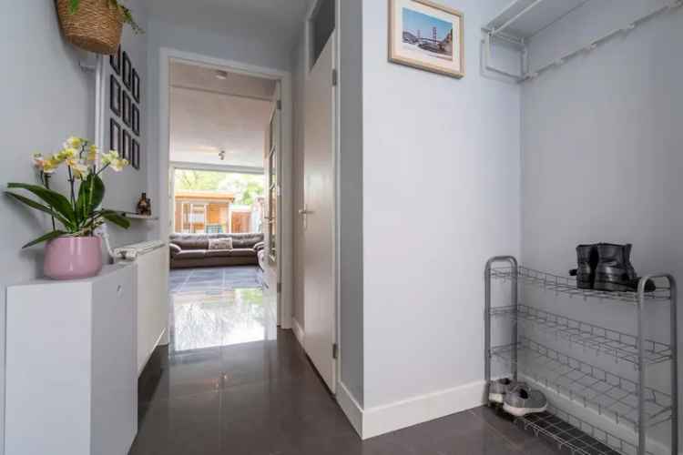 Eengezinswoning met carport, veranda en 2 badkamers - Ideaal voor starters