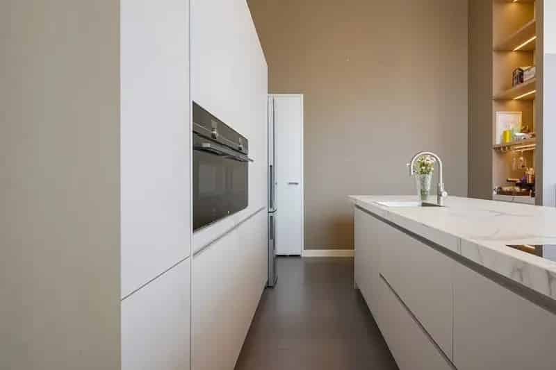 Luxe 3 Laags Appartement Met Dakterras En Parkeerplaats