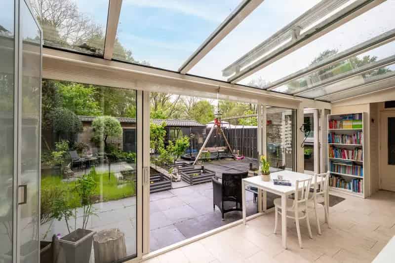 Ruime Tweekapper Oss 4 slaapkamers Tuinkamer