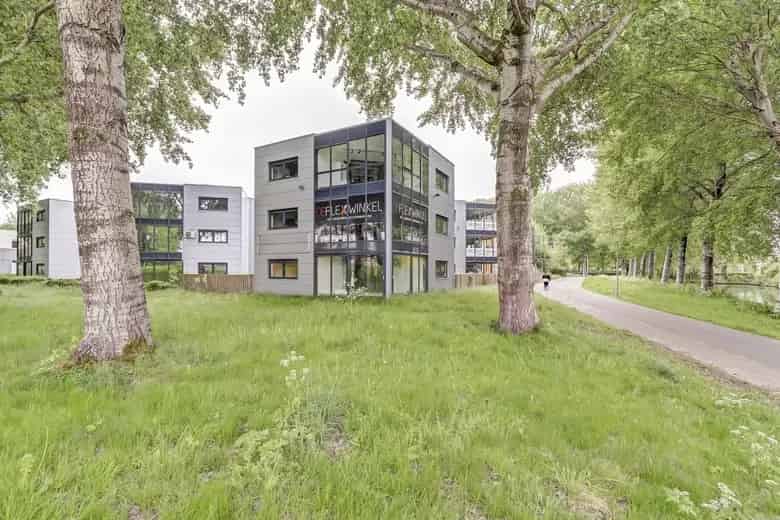 210 m2 Kantoorruimte te Huur Almere