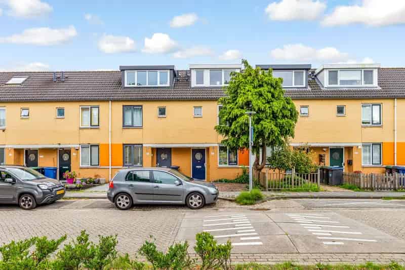 Familiewoning Literatuurwijk Almere 3 slaapkamers Diepe tuin Energielabel A