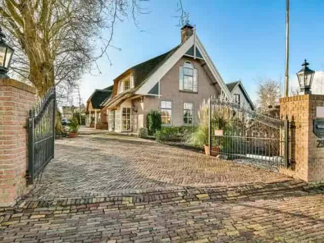 Rietgedekte villa De Kwakel 5 slaapkamers 2 badkamers