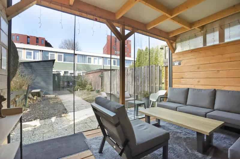 Moderne woning te koop Hoogvliet 3 slaapkamers serre tuin