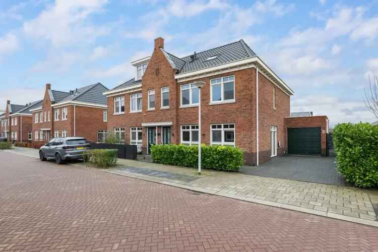 Luxe 2-onder-1-kapwoning Rhoon 5 slaapkamers Praktijkruimte Wellness