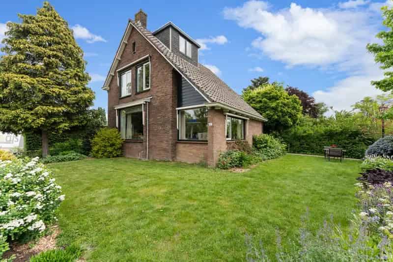 Vrijstaande woning Bleiswijk 700m2 grond 3 slaapkamers 2 badkamers