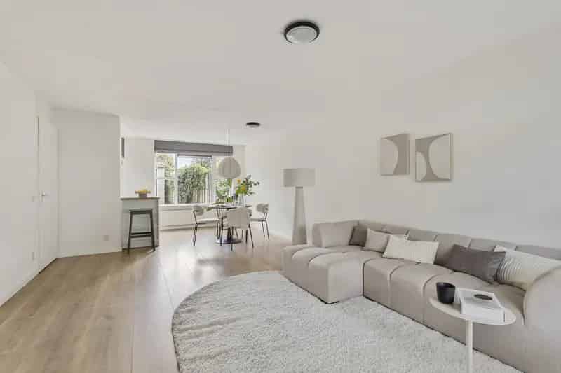 Hoekwoning nabij Ulvenhoutse Bos 3 slaapkamers moderne badkamer