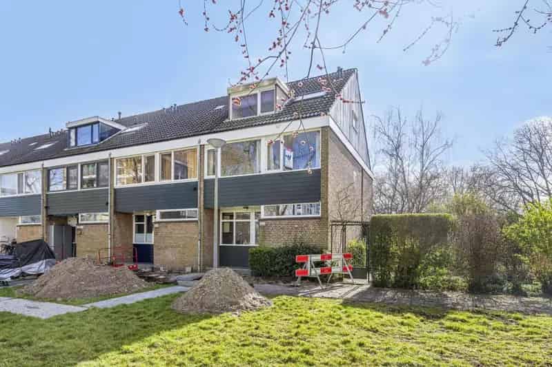 Ruime Hoekwoning 3 Slaapkamers Lombardijen Zonnige Tuin