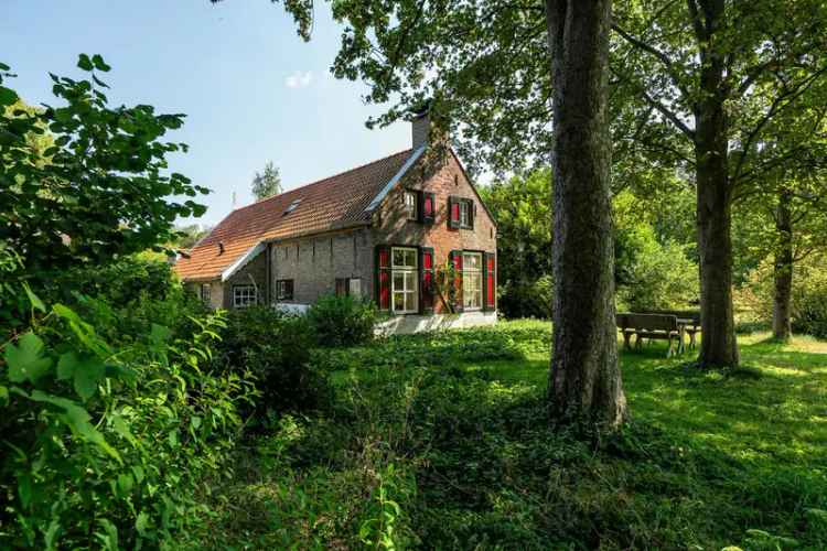 Woonboerderij Te Koop in Beetsterzwaag, Fryslân