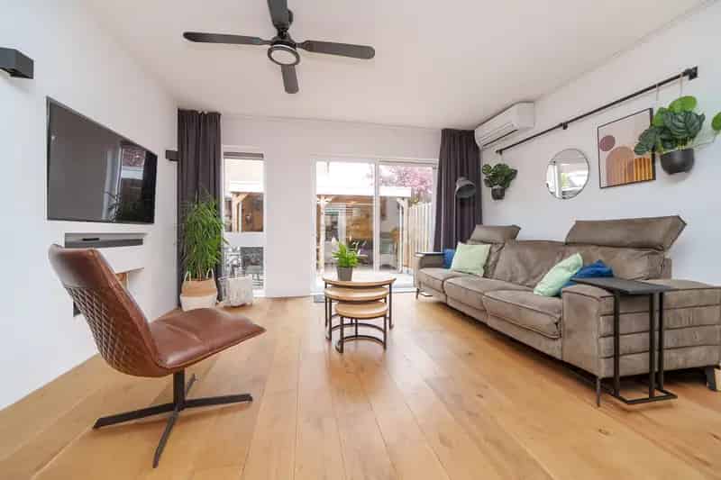 Hoekwoning Zwijndrecht 4 Zonnepanelen Airco Tuin