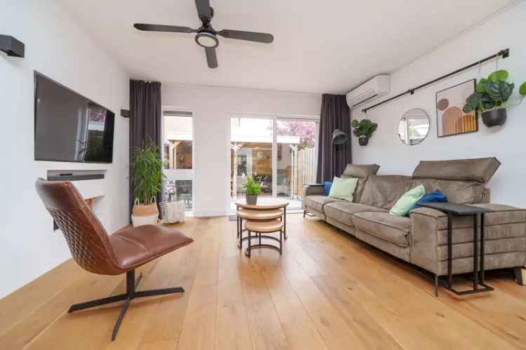 Hoekwoning Zwijndrecht 4 Zonnepanelen Airco Tuin