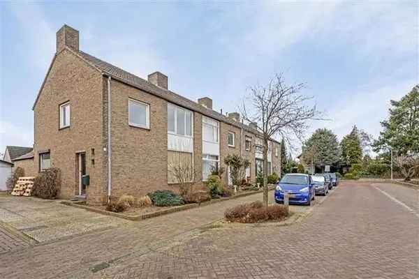 5 Slaapkamers Ruime Garage Tuin Zuidwesten Ideaal Starters Gezinnen