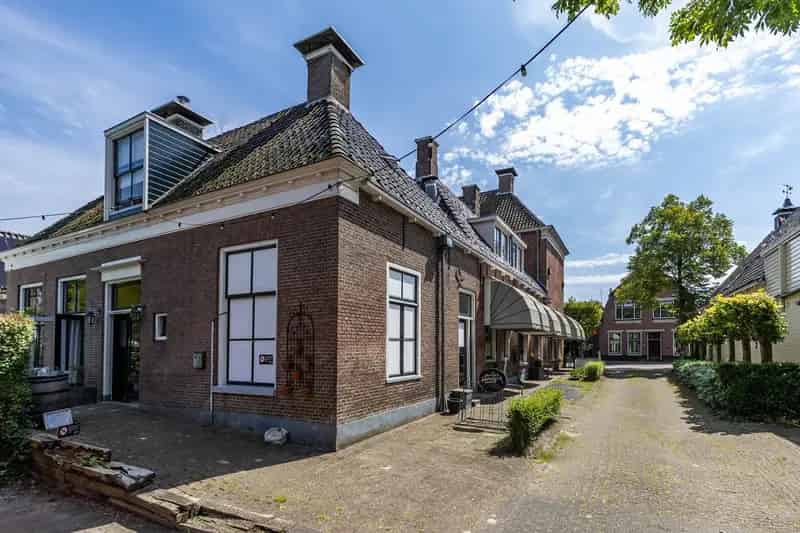 Horecaruimte Beetsterzwaag te koop: Monumentale pand met appartement