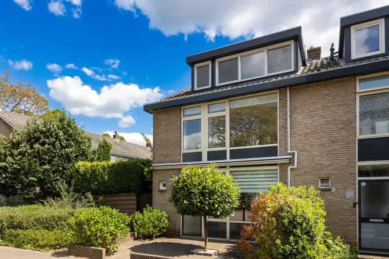 Ruime Eindwoning 4 Slaapkamers Bilthoven