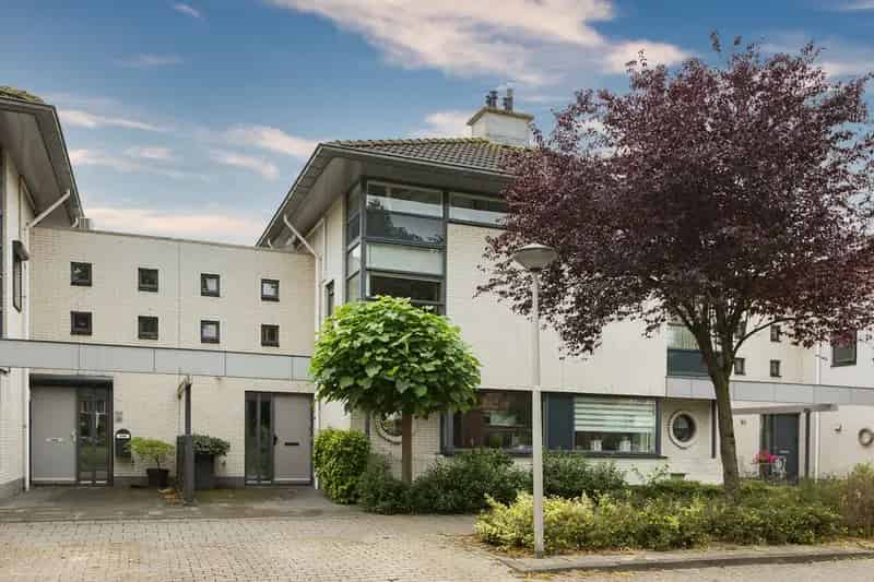 Huis te koop Bergschenhoek 4 slaapkamers tuin airco zonnepanelen