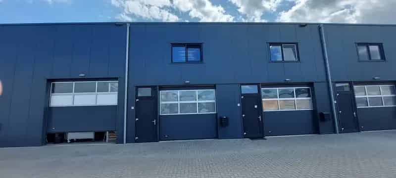 Bedrijfsunit Dronten te koop 52m2 begane grond 50m2 verdieping