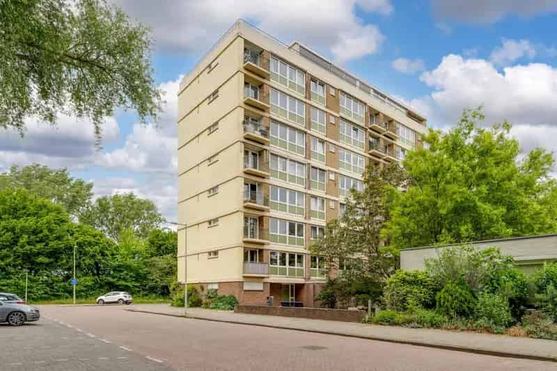 Ruim 3-kamer appartement nabij Sloterplas