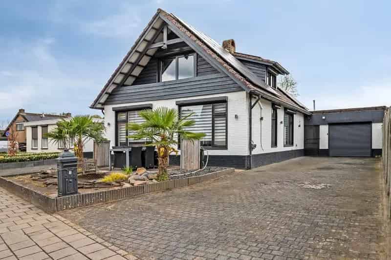 Vrijstaande Chaletwoning met Garage Nabij Speeltuin