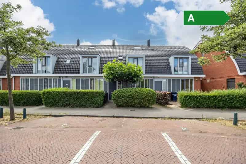Huis te koop Den Haag: Ruime 4 Slaapkamers, Nieuwe Keuken, Zonnige Tuin