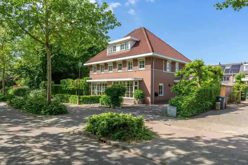 5 Slaapkamers Royale Tweekapper Klein Rome Luxe Keuken 2 Badkamers