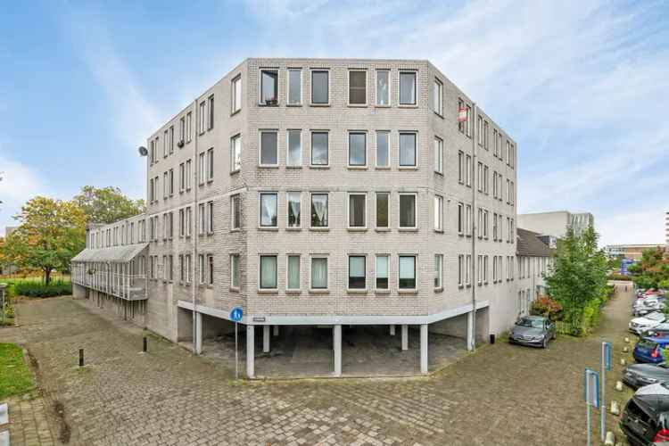 Portiekwoning Te Koop in Schiedam, Zuid-Holland