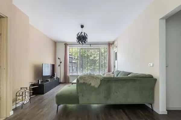 Gemoderniseerd 3 kamer appartement Apeldoorn West