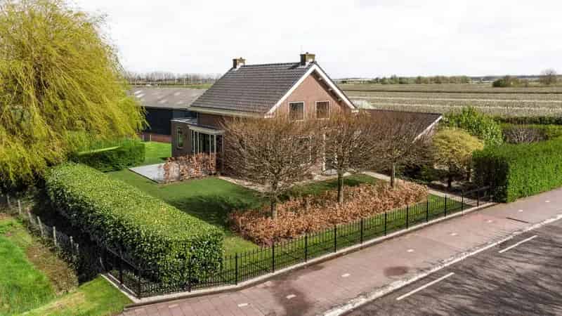 Bedrijfshal Harmelen Woning met Loods en Schuur