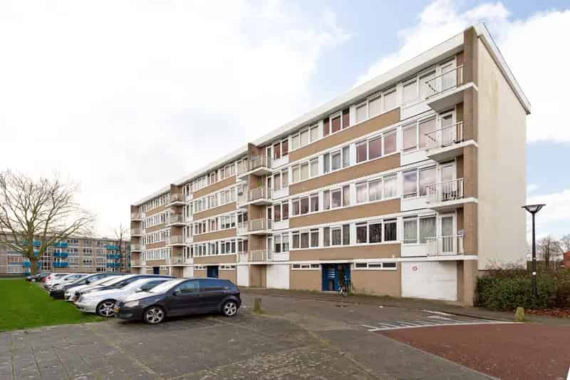 Appartement nabij winkels station en uitvalswegen