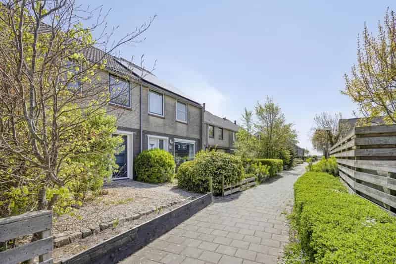 Tussenwoning Callantsoog 3 slaapkamers garage diepe tuin