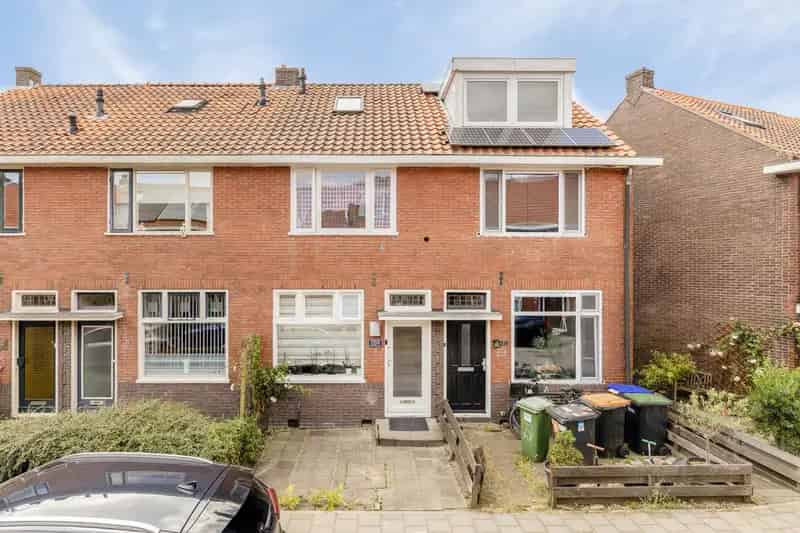 Gerenoveerde gezinswoning Zaandam 3 slaapkamers grote tuin