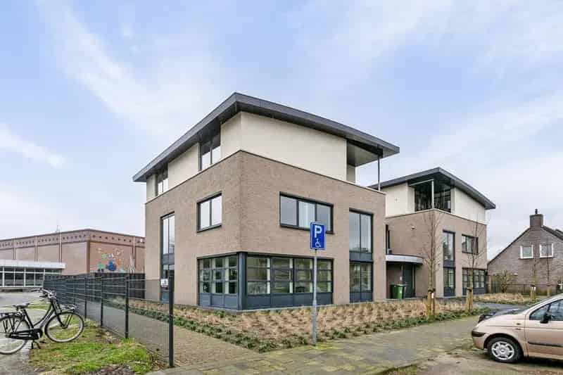 Modern 4-kamer appartement met tuin in Hapert