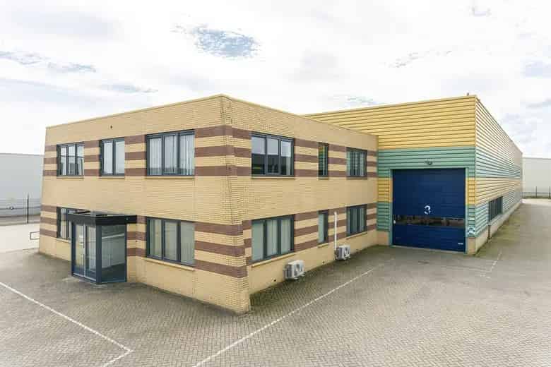 Bedrijfsruimte te huur Tiel 1479 m2 Kantoor 378 m2 Energielabel A
