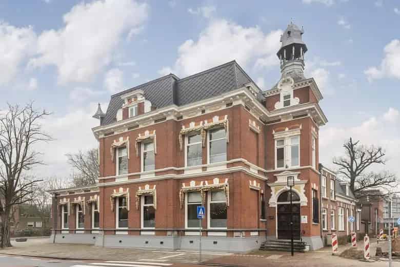 1178 m2 Kantoorruimte te Huur Almelo Rijksmonumentale Villa