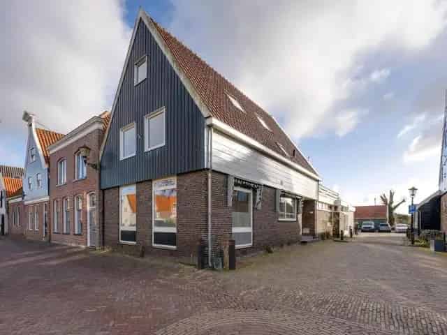 Gerenoveerd Grachtenpand 185m2 te huur in De Rijp