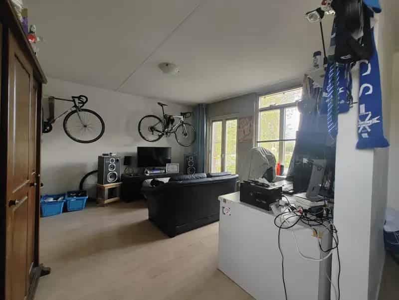Huize Penthouse Enschede: Ruime kamer met badkamer voor mannelijke student