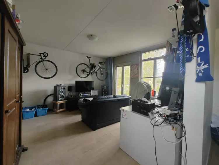 Huize Penthouse Enschede: Ruime kamer met badkamer voor mannelijke student