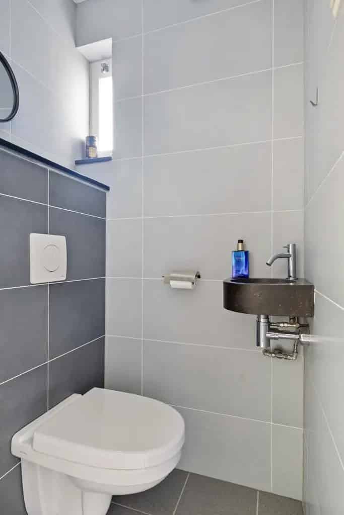 Moderne Tussenwoning Best met Ruime Garage