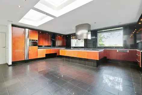 6 kamers huis van 371 m² in Vught