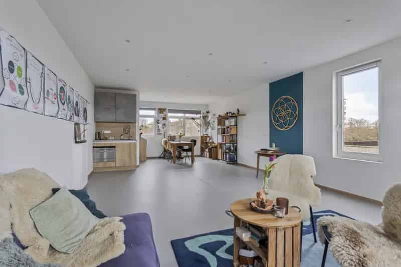 Ruime Twee Onder Een Kapwoning Amsterdam